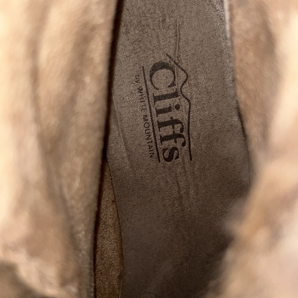 Never worn cliffs boots - Picture 4 of 4